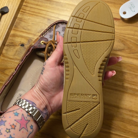 Sperry Top Sider Shoes with Anchor detailing - Picture 4 of 7